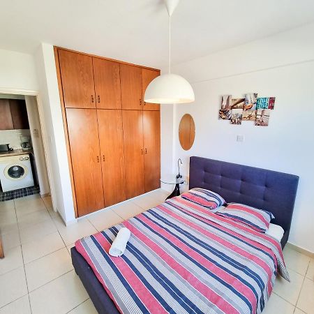 Seaside Heaven Apartment With Pool Larnaca Bagian luar foto