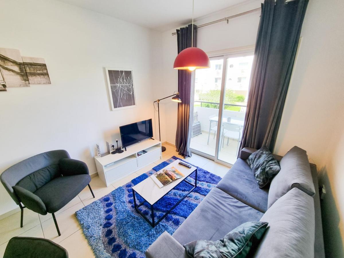 Seaside Heaven Apartment With Pool Larnaca Bagian luar foto