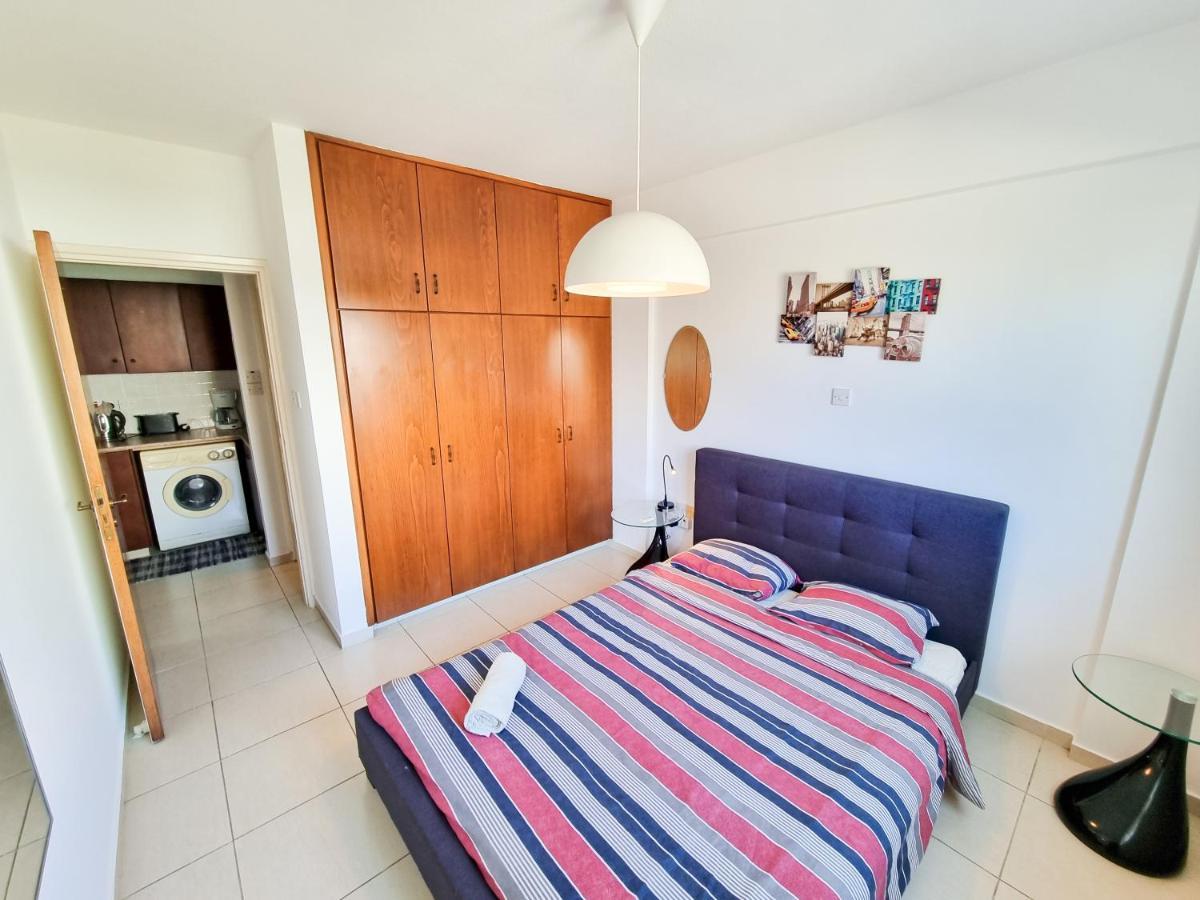 Seaside Heaven Apartment With Pool Larnaca Bagian luar foto