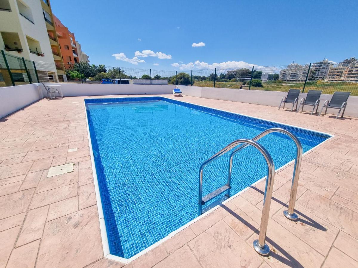 Seaside Heaven Apartment With Pool Larnaca Bagian luar foto